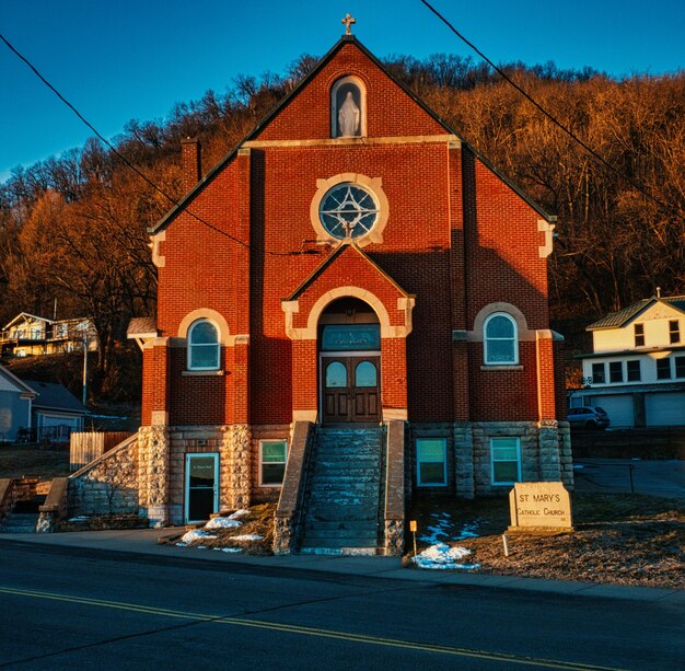 A church exterior photo