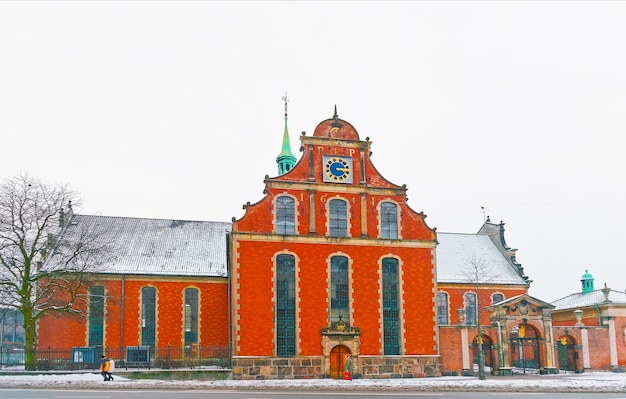 冬のコペンハーゲンのホルメン教会。デンマークのコペンハーゲン中心部にある教区教会です。デンマークのマルグレーテ2世とヘンリック王子の間で結婚式を主催したことで有名です