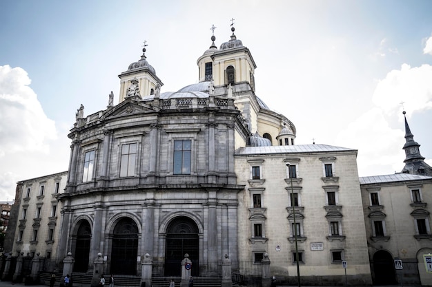 教会、マドリードの街のイメージ、その特徴的な建築