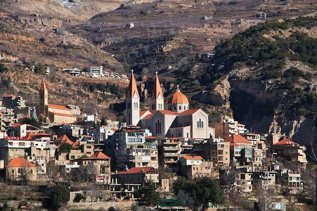 Photo the church in kadisha valley, lebanon