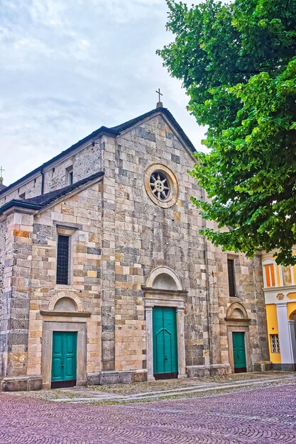 Photo church of saint francesco at the city center of luxurious resort locarno of ticino canton, switzerland.