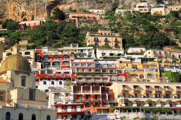 Photo church of santa maria assunta on hill at positano