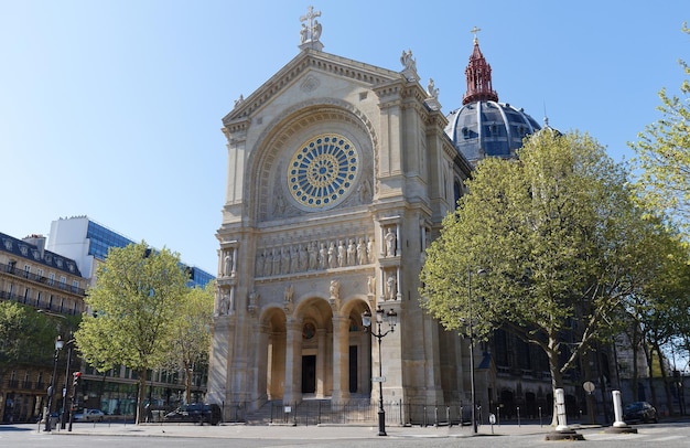 Church of St Augustin Paris Built between 1860 and 1871 this church is located on the crossroads of Boulevard Haussmann and Boulevard Malesherbes