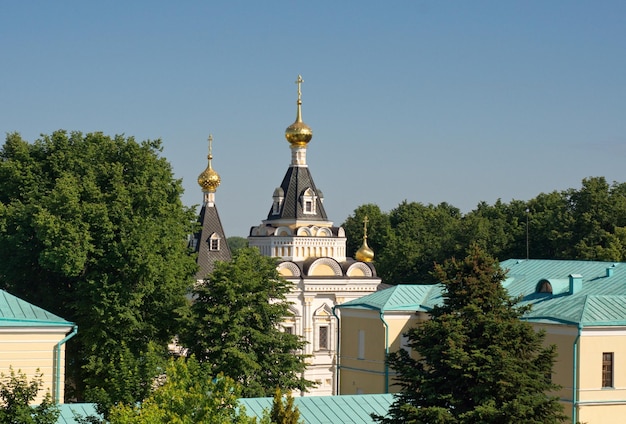 ちょうど晴れた朝の聖エリザベス教会ドミトロフモスクワ地方ロシア
