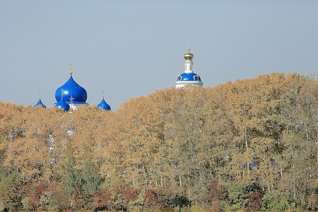 Foto paesaggio estivo della chiesa paesaggio ortodosso / estivo, architettura della religione della fede della russia