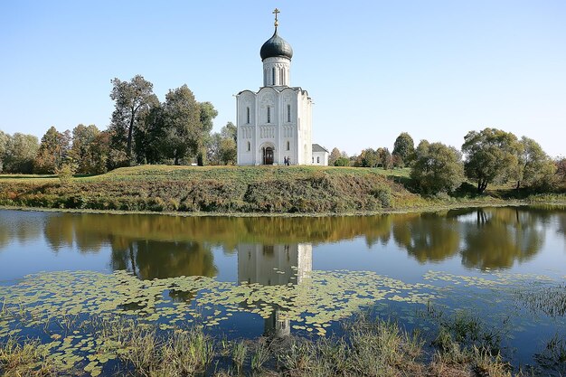 церковь летний пейзаж православный / летний пейзаж, вера религия архитектура россии