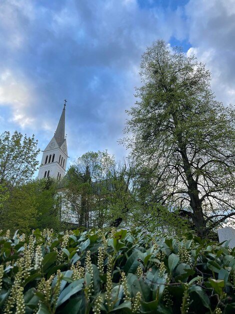 A church with the number 6 on it