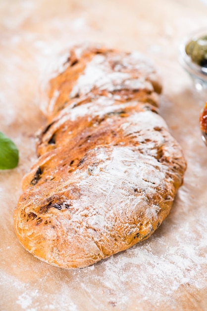 Foto ciabatta con pomodori secchi