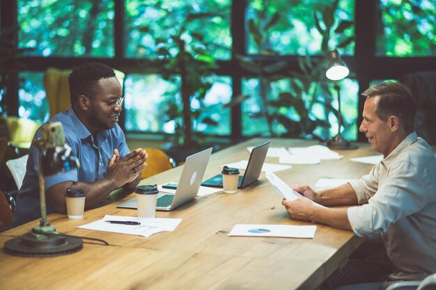 Photo cinematic image of people working in a start up business