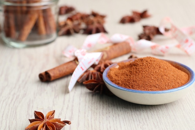 Cinnamon powder and stick