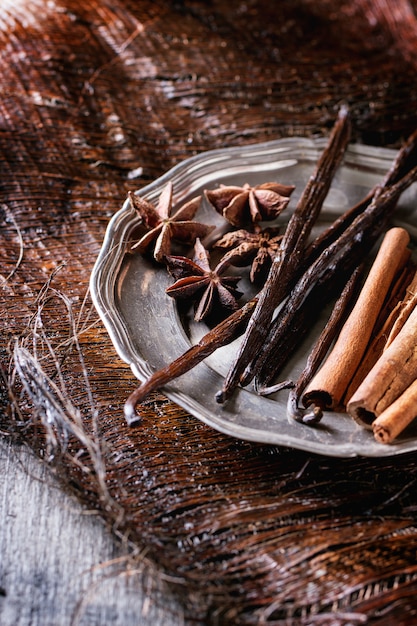 Cinnamon, vanilla and anise