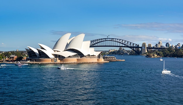 Circular Quay en Opera House Sydney Australia Sydney operahuis met veerboten in foregournd
