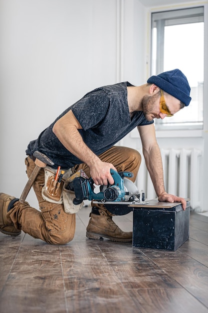 Circular saw carpenter using a circular saw for wood