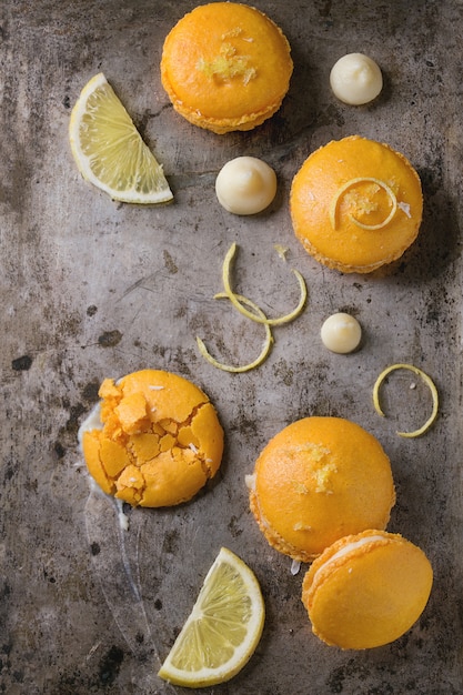 Citrus bitterkoekjes met witte chocolade