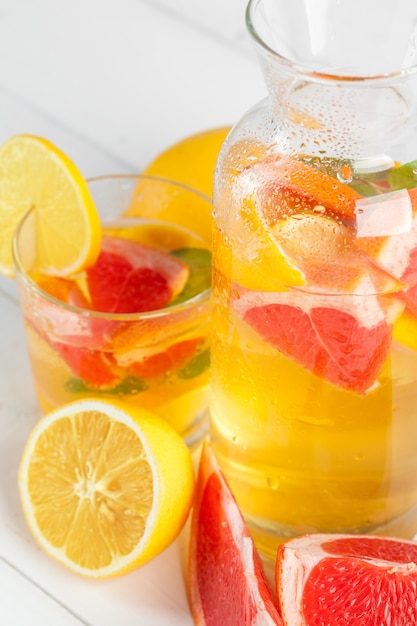 Citrus lemonade with mint