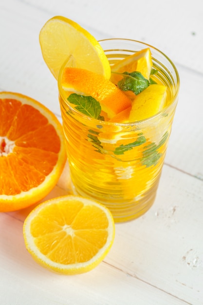 Citrus limonade met munt