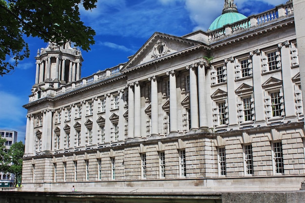 Photo city hall, belfast, northern ireland, uk