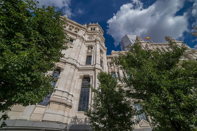 Il municipio di madrid o l'ex palazzo delle comunicazioni, spagna, fontana di cibeles