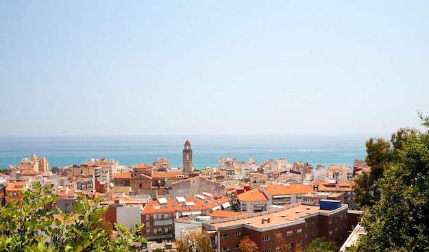 Una città è una città con vista sul mare.