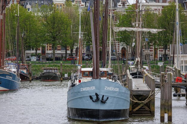 Photo the city of rotterdam in the netherlands