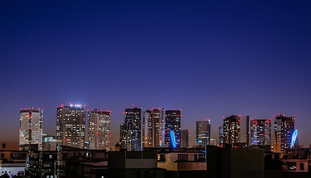 Photo city skyline at night