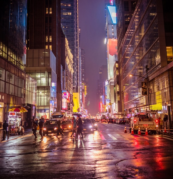 Foto strada della città di notte