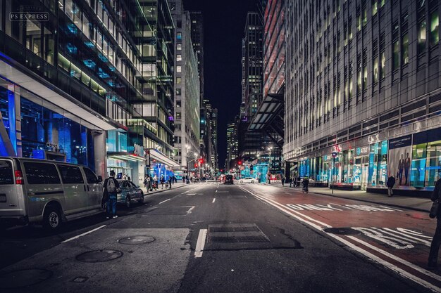 Photo city street at night