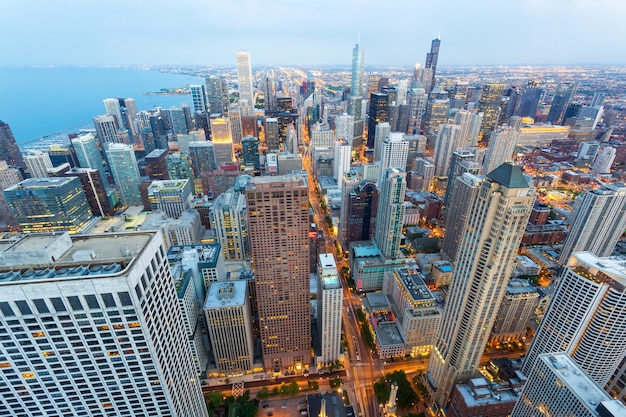 Cityscape van Chicago bij kust