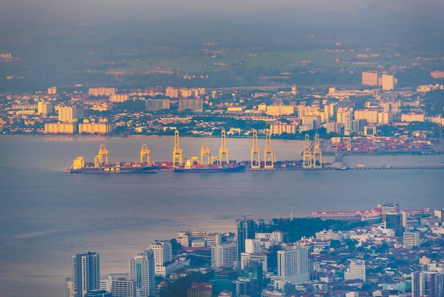 Cityscape van Penang, mening van heuvels Penang