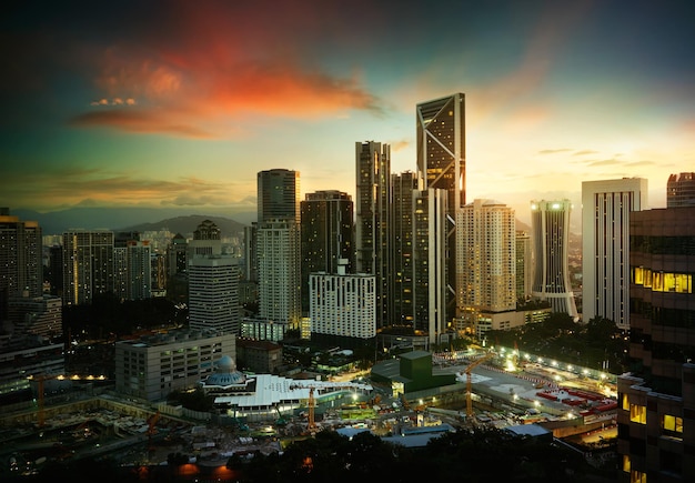 Photo cityscape with modern and developmental twilight scene kuala lumpur malaysia