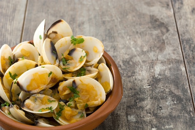 Clams with marinera sauce