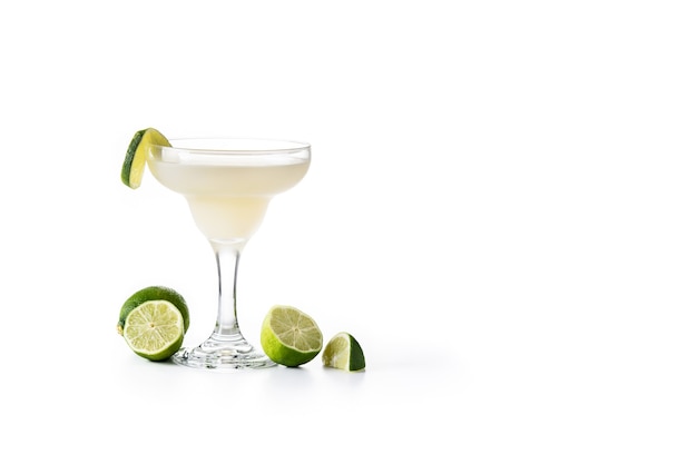 Photo classic daiquiri cocktail isolated