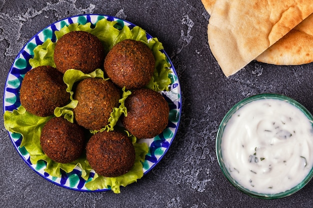 Foto falafel classico alla piastra