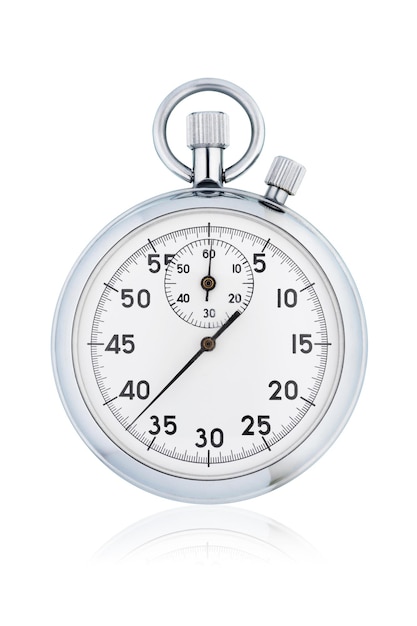 Cronometro analogico meccanico classico metallico cromato isolato su sfondo bianco