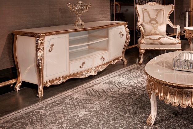 古典的なルネッサンス イタリアの家具。