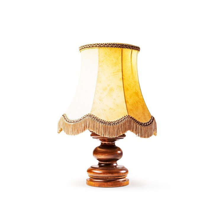 Photo classic table lamp isolated on white background clipping path included