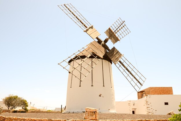 Photo classic vintage windmill building