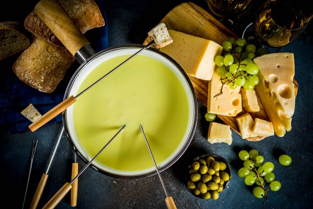 Classical Swiss cheese fondue