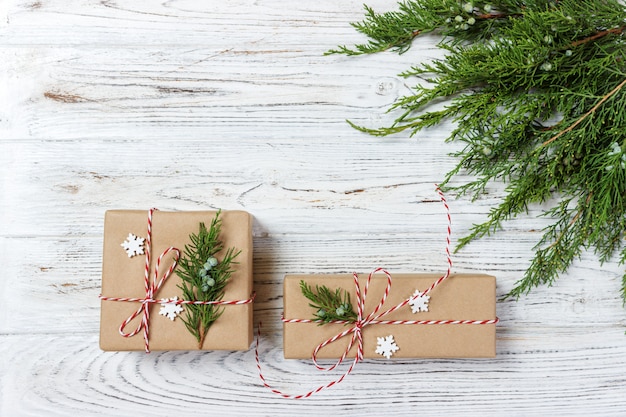 Стильные новогодние подарочные коробки с елкой