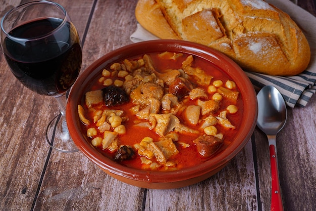 写真 clay casserole with madridstyle stewed tripetypical spanish food