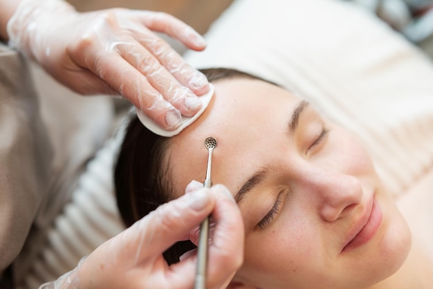 Cleaning pores of a client with mechanical cleaning technique