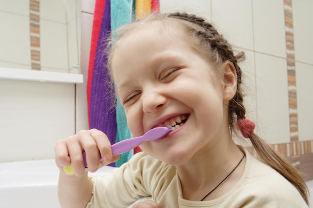 Cleaning a teeth