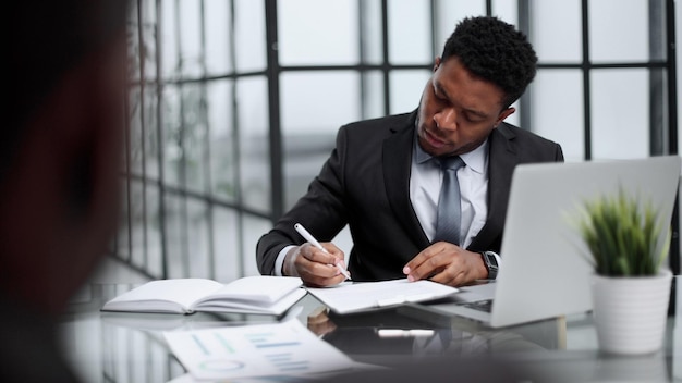 client discuss the terms of deposits and loans with an excellent online service