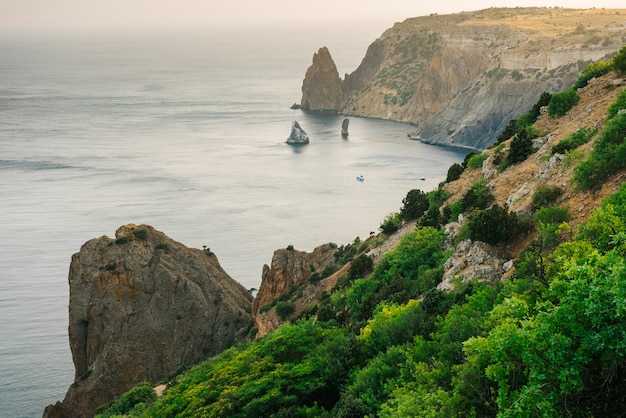 Photo the cliffs and mountains of cape fiolent in crimea