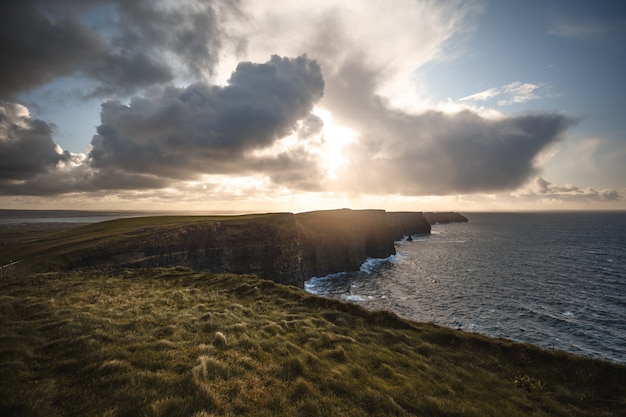 Cliffs of Moher met zonneschijn