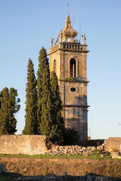 Foto torre dell'orologio ad almeida, portogallo