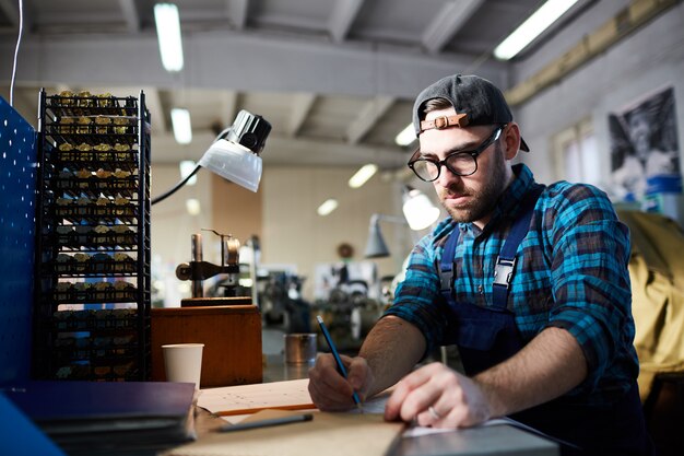 Clockmaker bij Factory