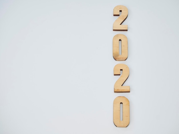 색 배경에 대한 2020 숫자의 클로즈업