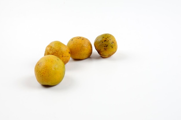 Photo close-up of apple against white background