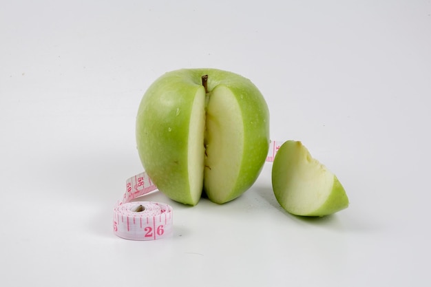 Photo close-up of apple against white background